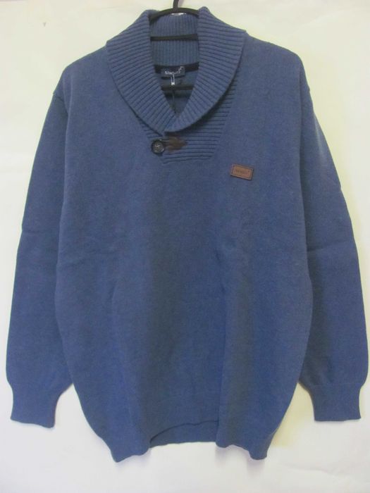 Magníficos e apelativos sweaters vintage, novos, com etiquetas.