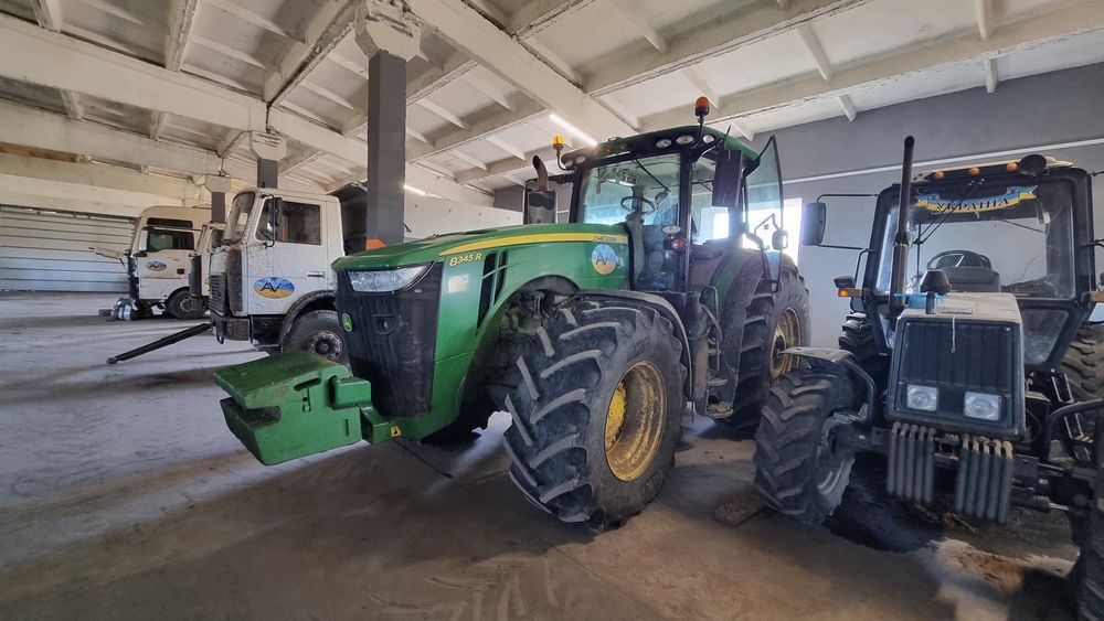 Трактор John Deere 8345R