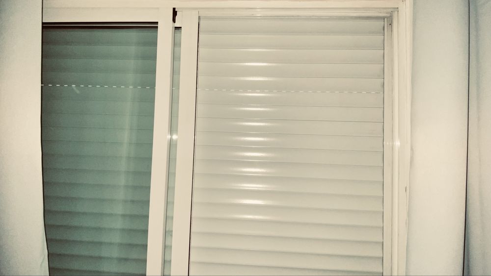 Formecimwnto e montagem  em pvc e aluminio e estores