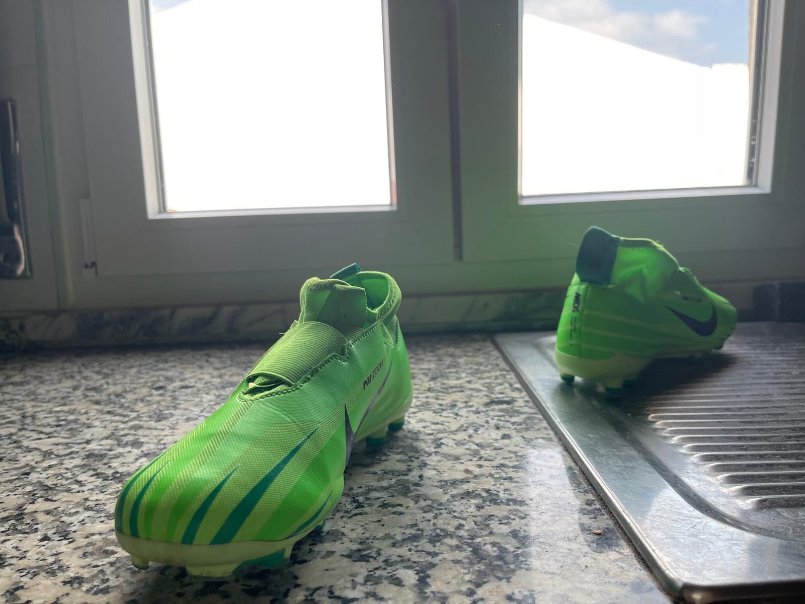 Chuteira Nike usada uma única ve