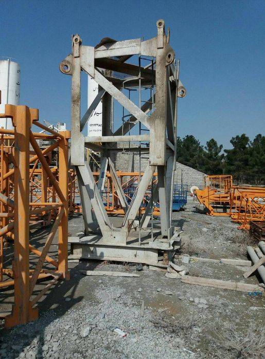 Кран QTZ 100 г/п 8т gt185(gt187;FO23) в отличном состоянии.Продам