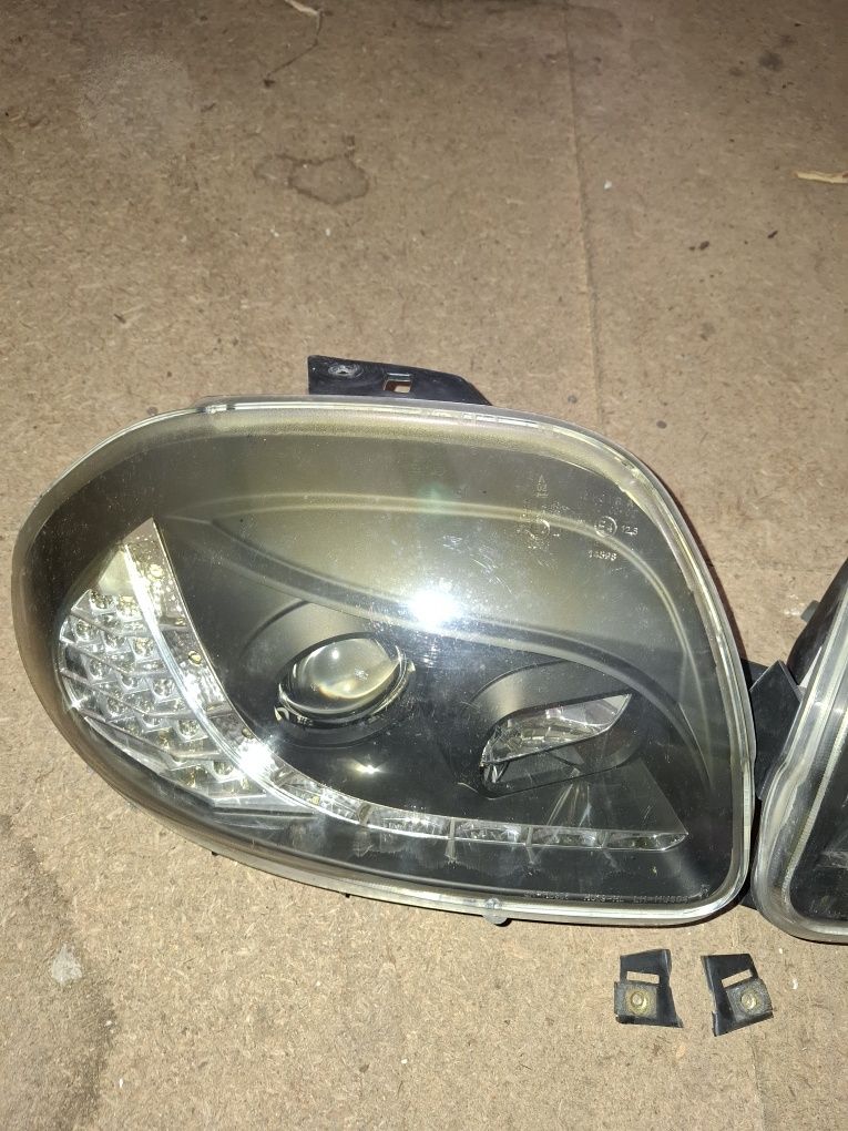 Lampy przednie Renault Clio II przed lift. Tuning