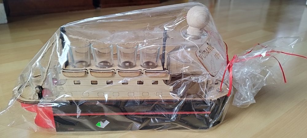 Titanic Statek Karafka z Kieliszkami Prezent na Urodziny