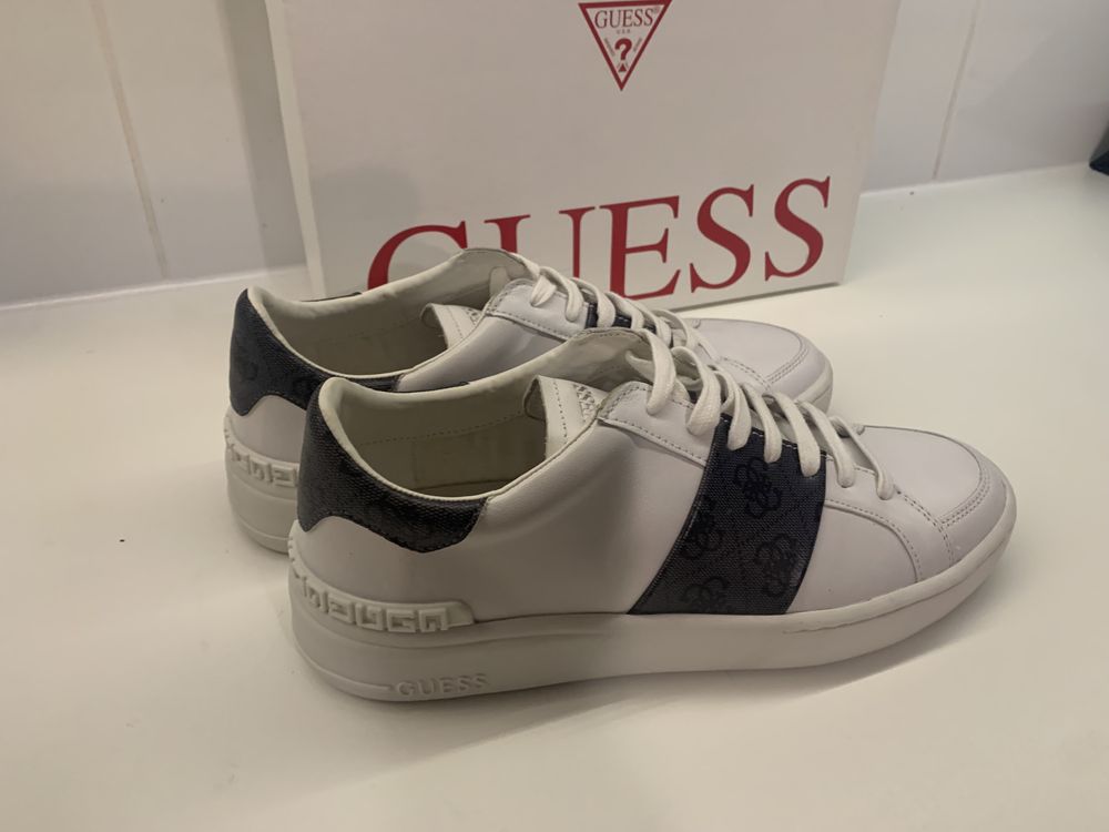 Buty Guess 43 verona stripr