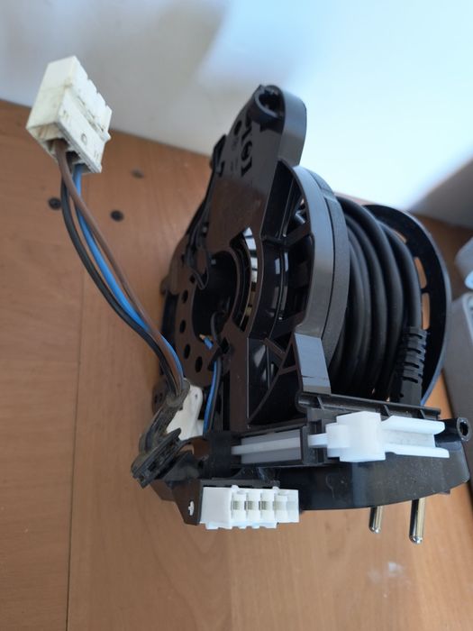 Sprzedam rolkę z kablem do odkurzacza Miele