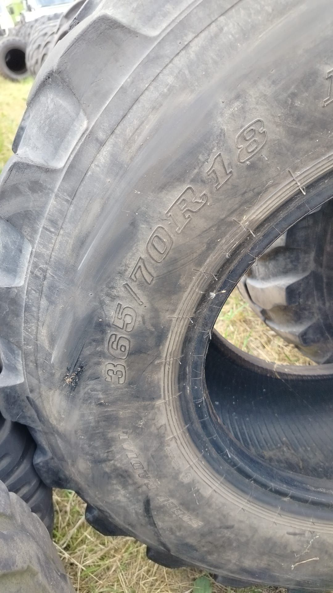 Opona 365/70 R18