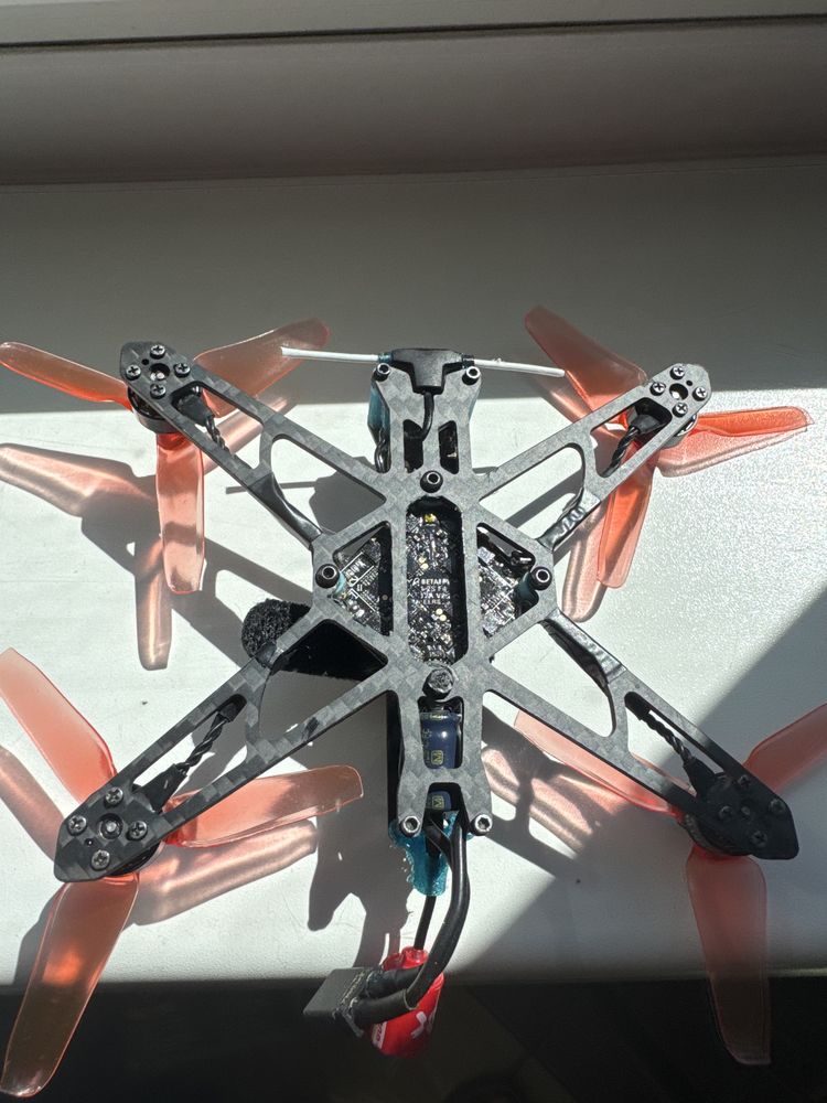 Dron 3 cali , na 1-2s  ,18650 , ELRS 2,4