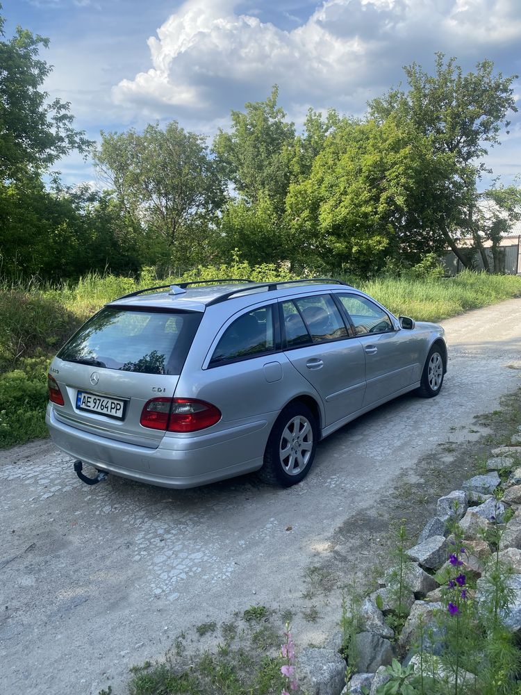 Мерседес Бенц 211 Рест Е220 CDI