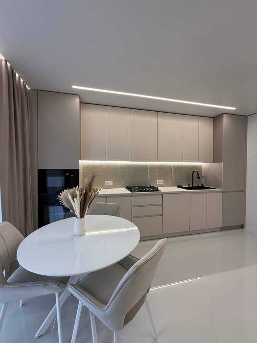 Укомплектована однокімнатна в Центрі