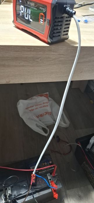 Зарядное устройство для авто 12в(10а), 24в(5а)