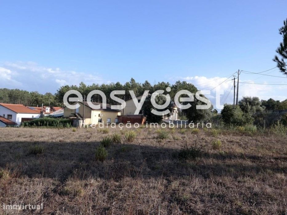 Terreno Construível de 2340m2 em Marrazes, Possibilidade de 3 Moradias