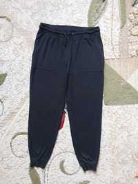 Продам женские спортивные штаны р 44 - 46. Длина 95 см, ПОТ 40 см, ПОБ