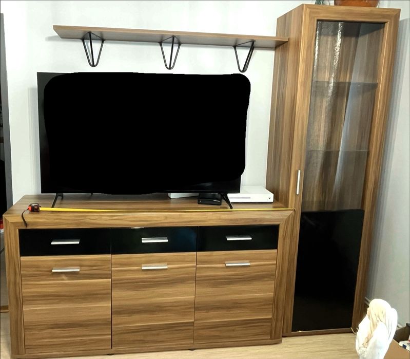 Komoda i witryna szynaka