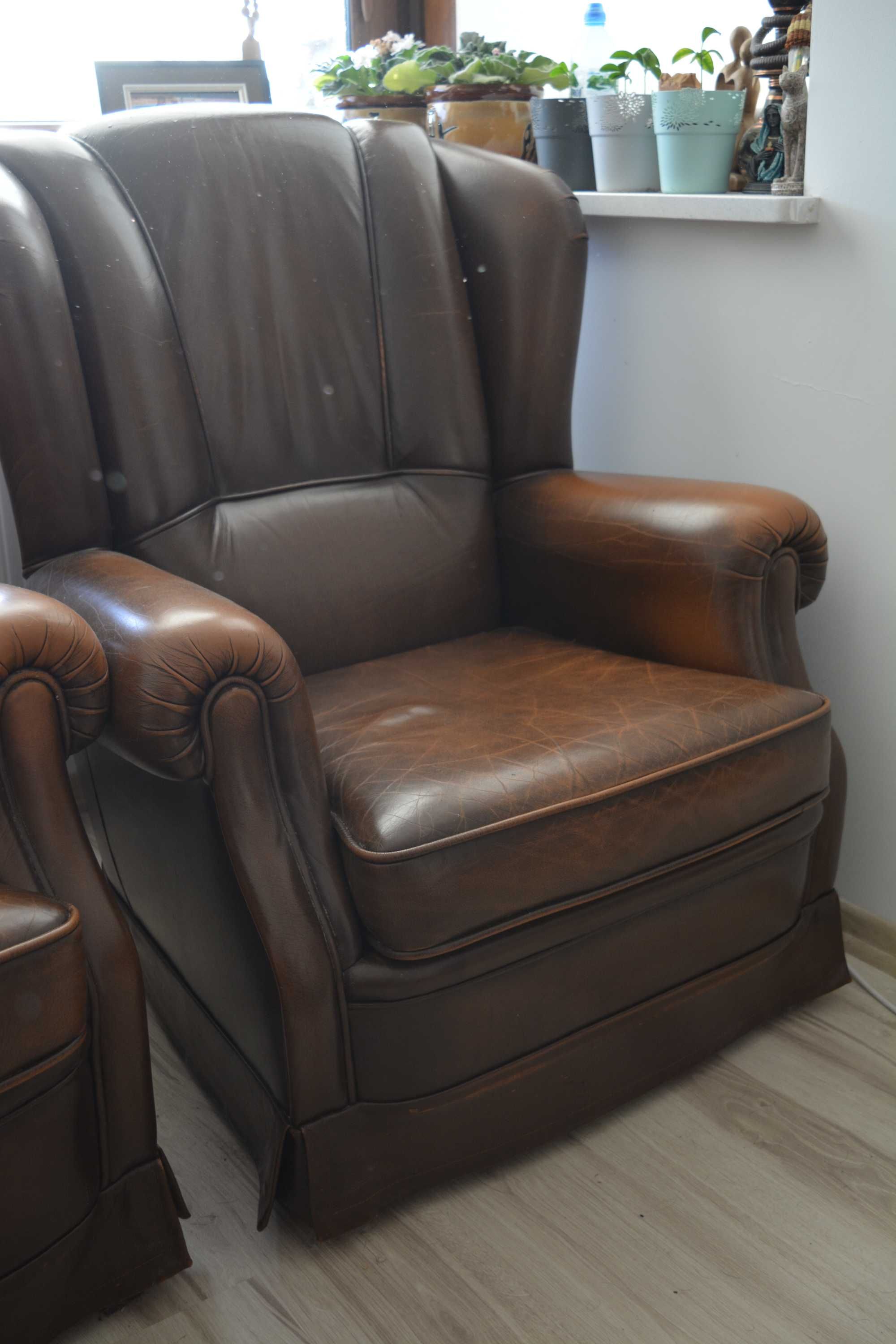 Wygodne skórzane fotele - używane