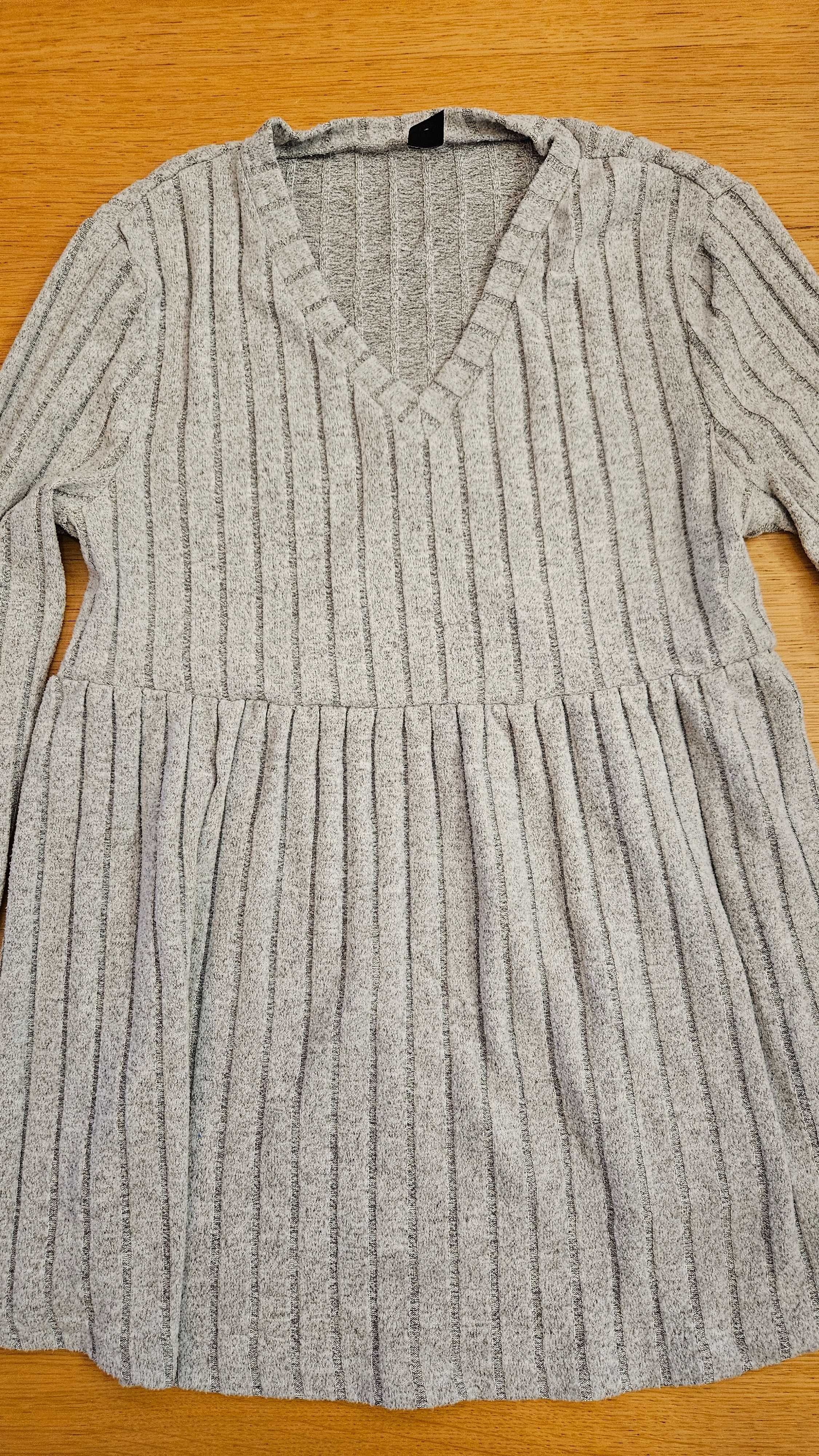 Sweter z baskinką
