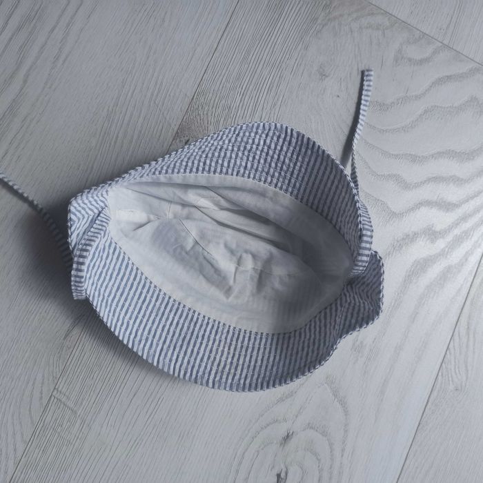 czapeczka na lato kupiona w H&M rozmiar 68/74 zadbana