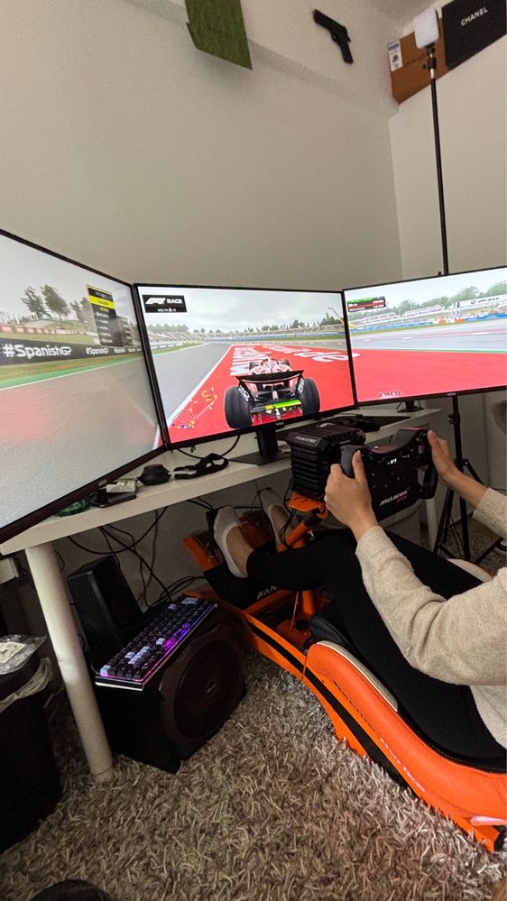 Simulador Fanatec CSL 5nm, Playseat, Volante McLaren, 3 monitor