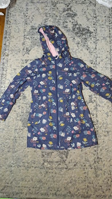Płaszczyk dziewczęcy wiosenno- jesienny, rozm.128