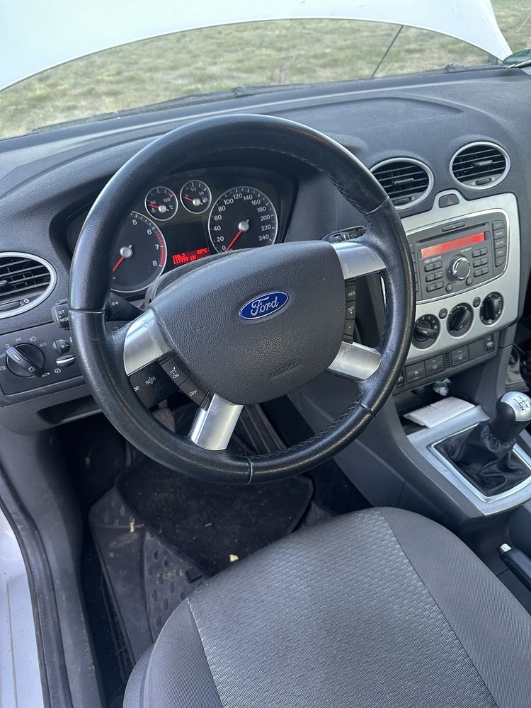 Ford focus uszkodzony