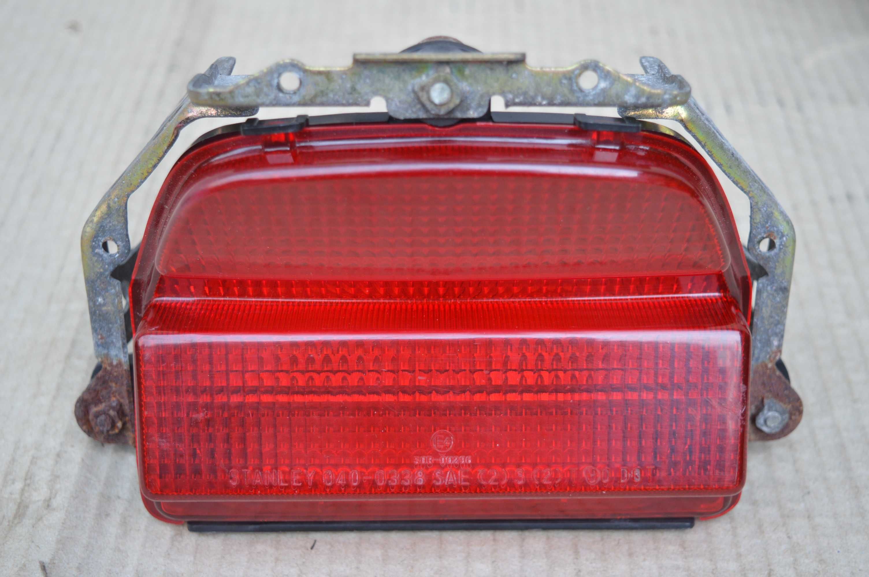 Honda CBR 900 sc33 LAMPA tył SIEDZENIE pasażera