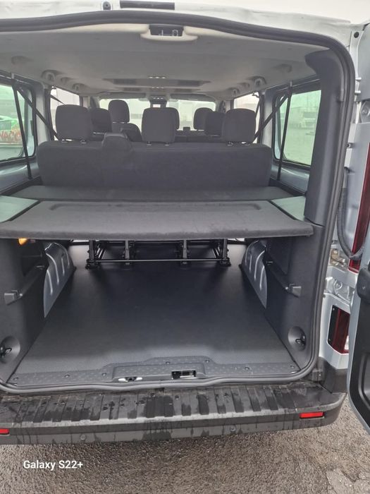 Nowy Renault Trafic 9-osób wynajem automat full pakiet ubezpieczenia