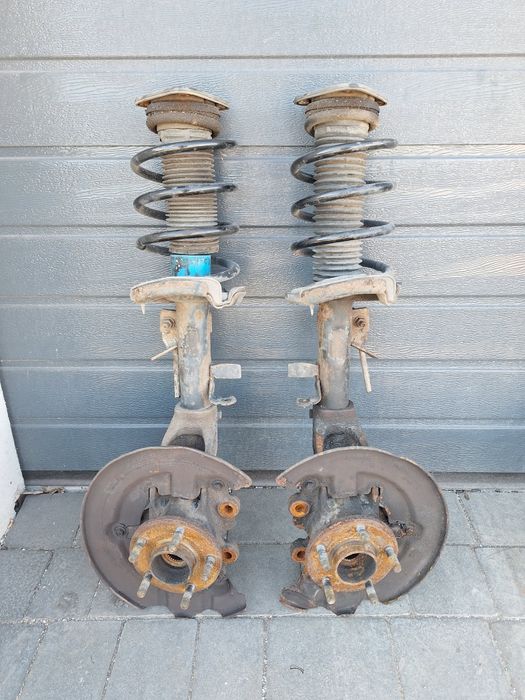 Mcperson zwrotnica amortyzator lewy prawy przód Ford Focus MK3 1.6 TDC