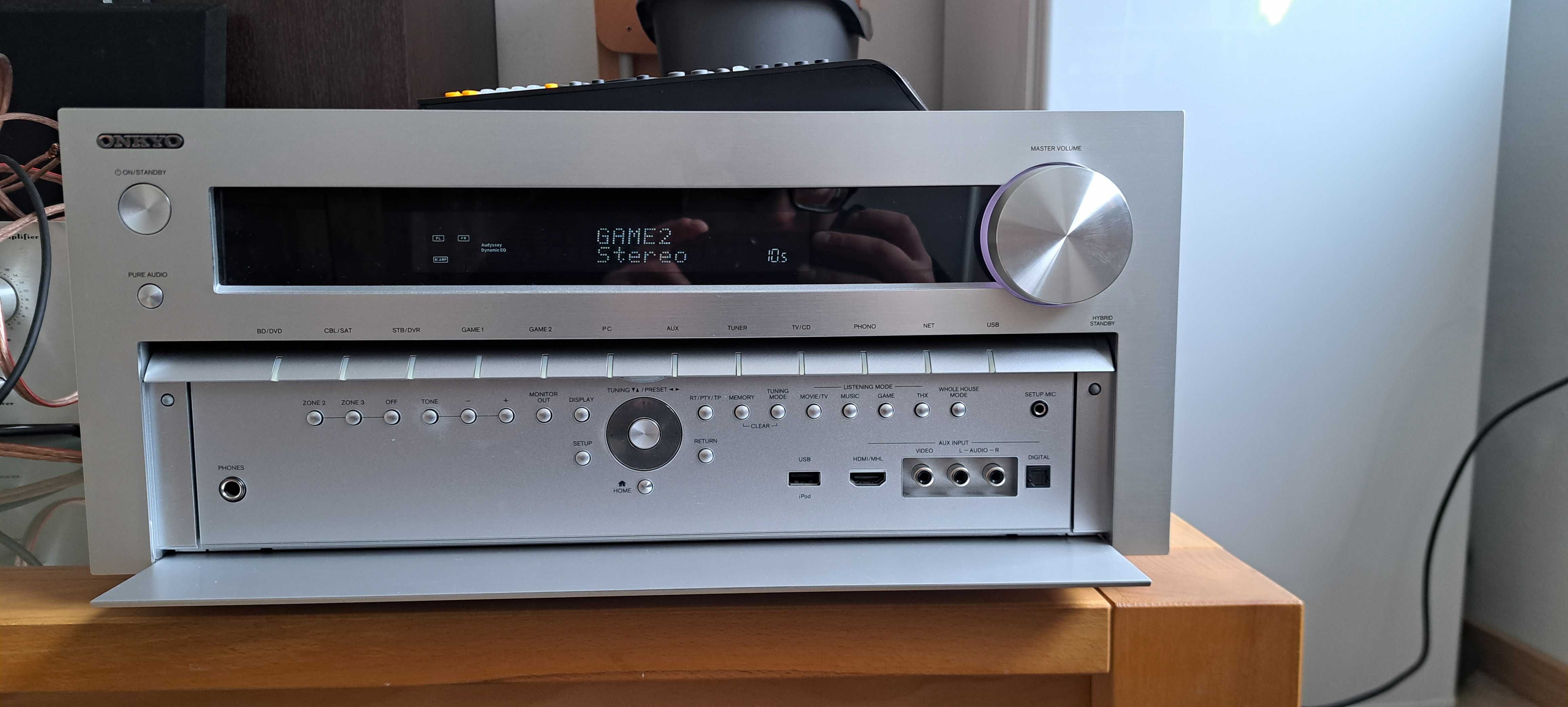 Onkyo TX-NR 818 amplituner pilot