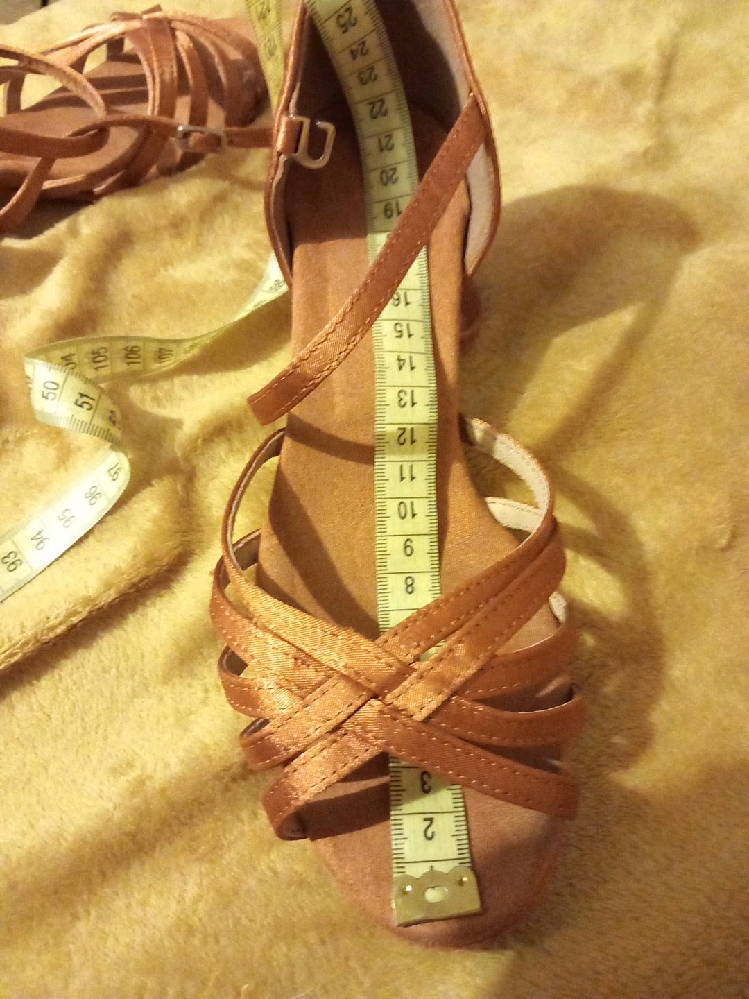 Buty łacina 23 cm