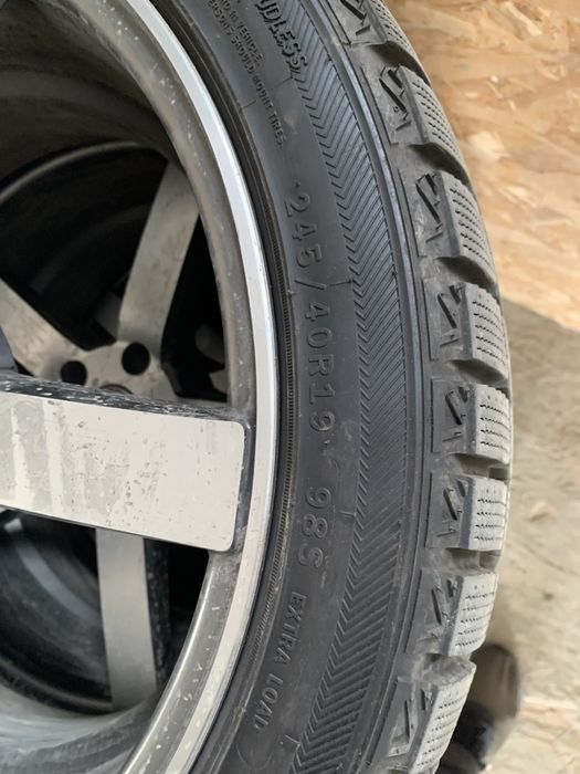 Vossen R19 245/40 Зима 5*114.3