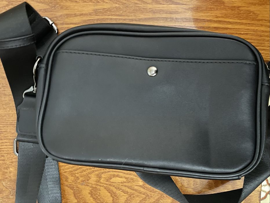 Продам чоловічу сумку через плече