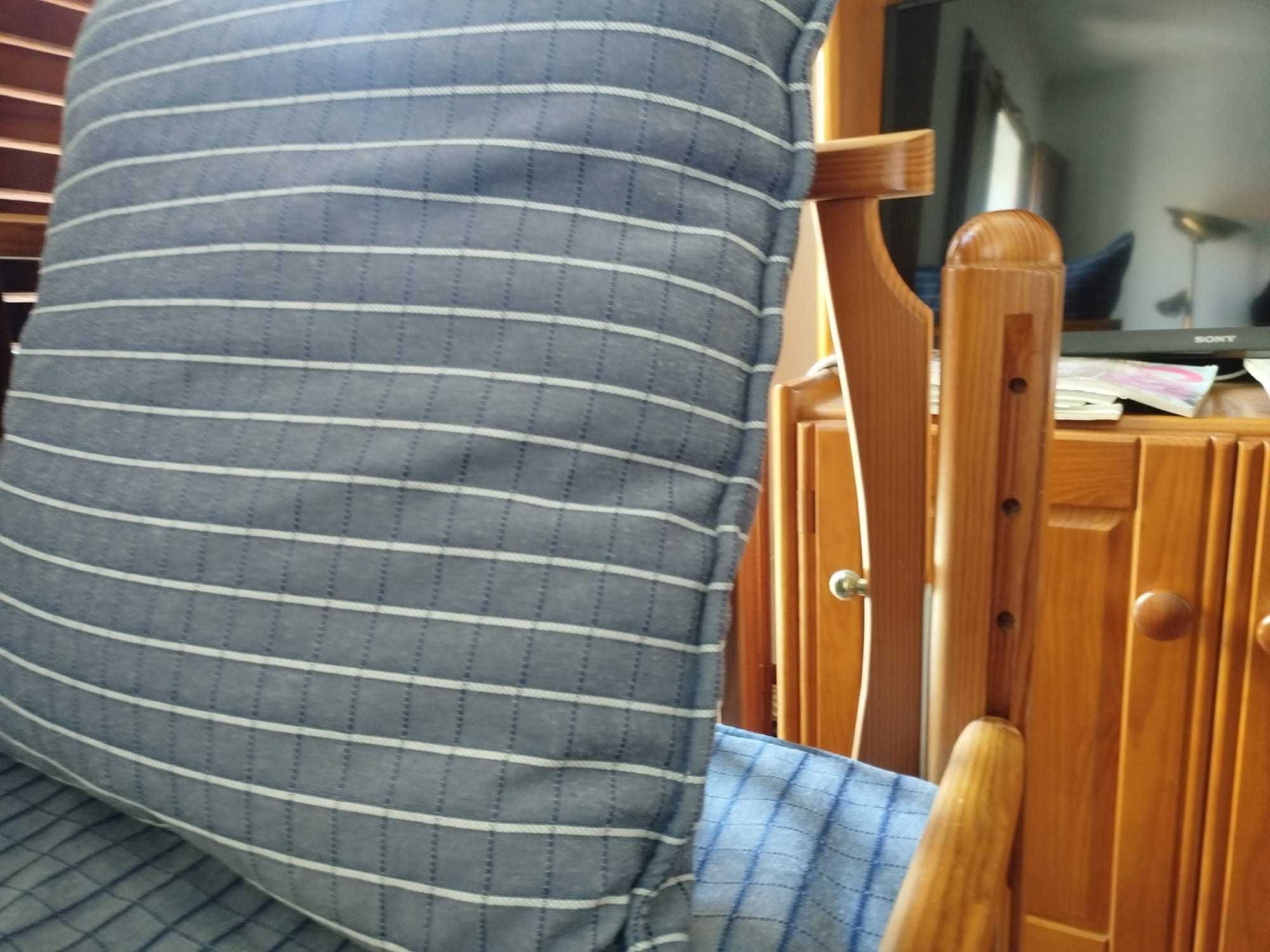 Berço/Cama em madeira com lateral regulável e removível