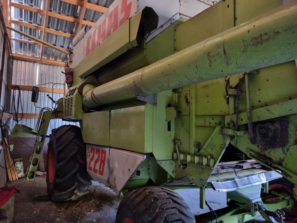 Claas Commandor 228
