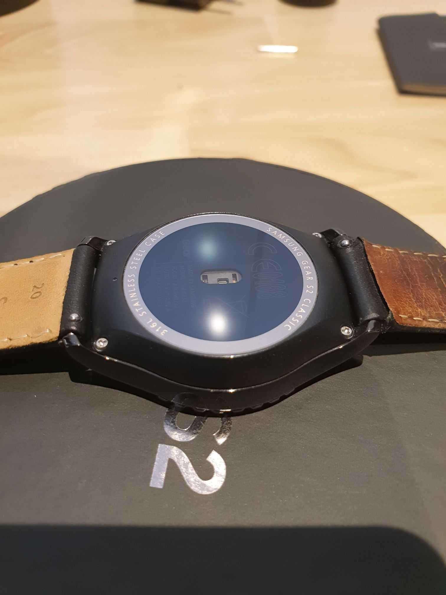 Samsung Gear S2 Classic SM-R732 42mm czarny Komplet