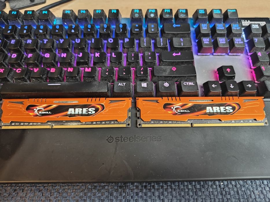 G.Skill Ares16 gb (2x8) GB DDR3