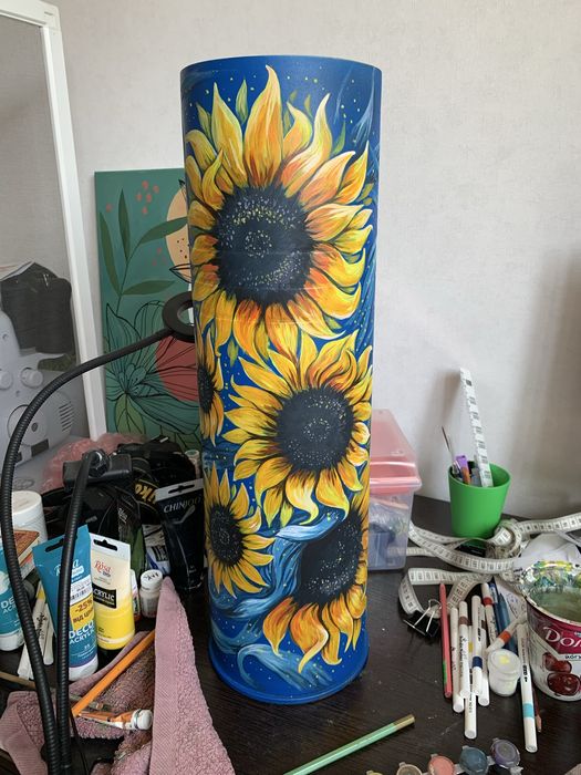 Портрети, гільзи, ручний розпис одягу і сумок