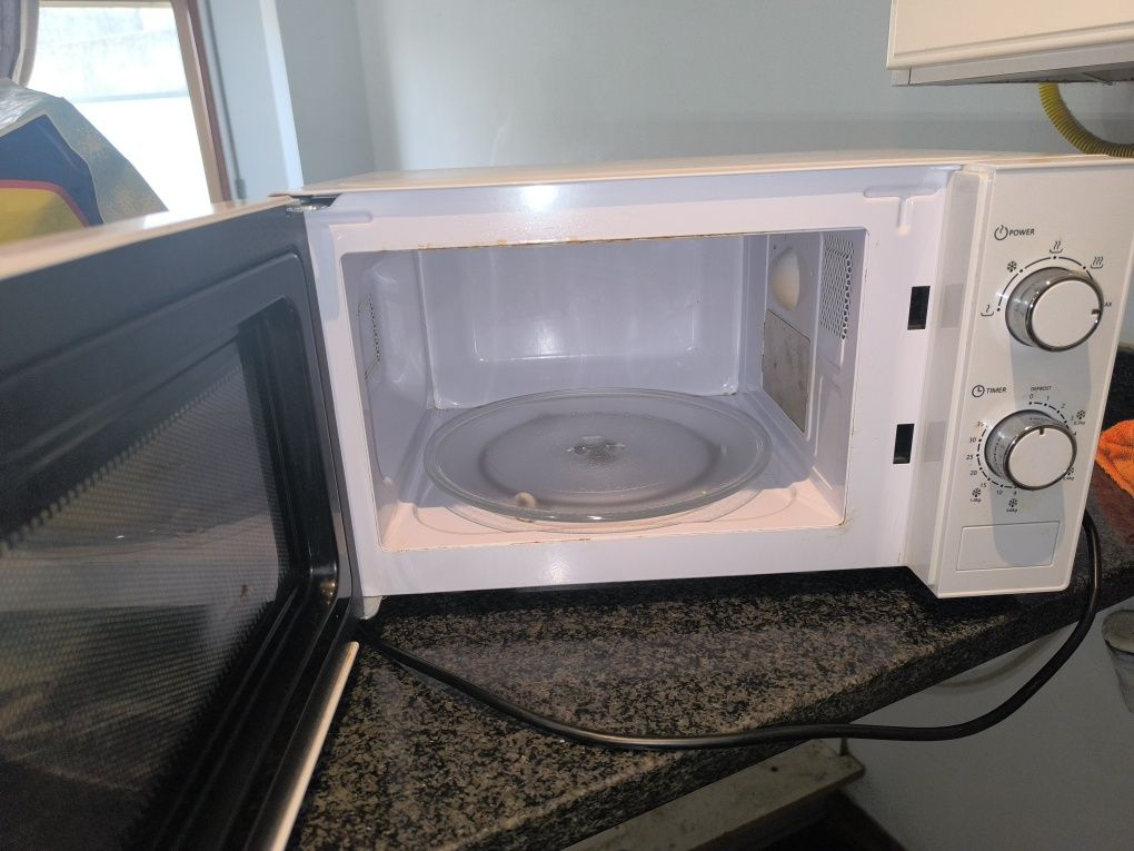 Vendo máquina dolce Gusto e microondas