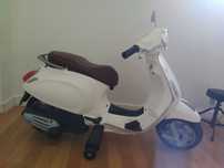 Moto vespa criança