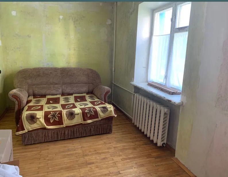 Продам двокімнатну квартиру центр Вишневого