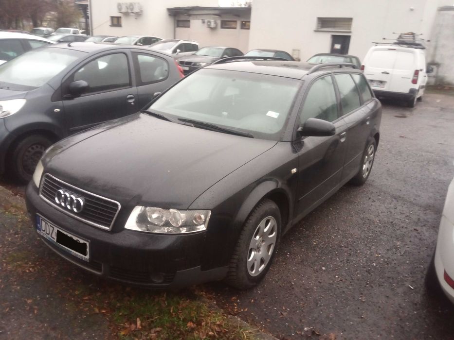 Audi A4 B6 2.0 B 20v Avant Kombi Czarna