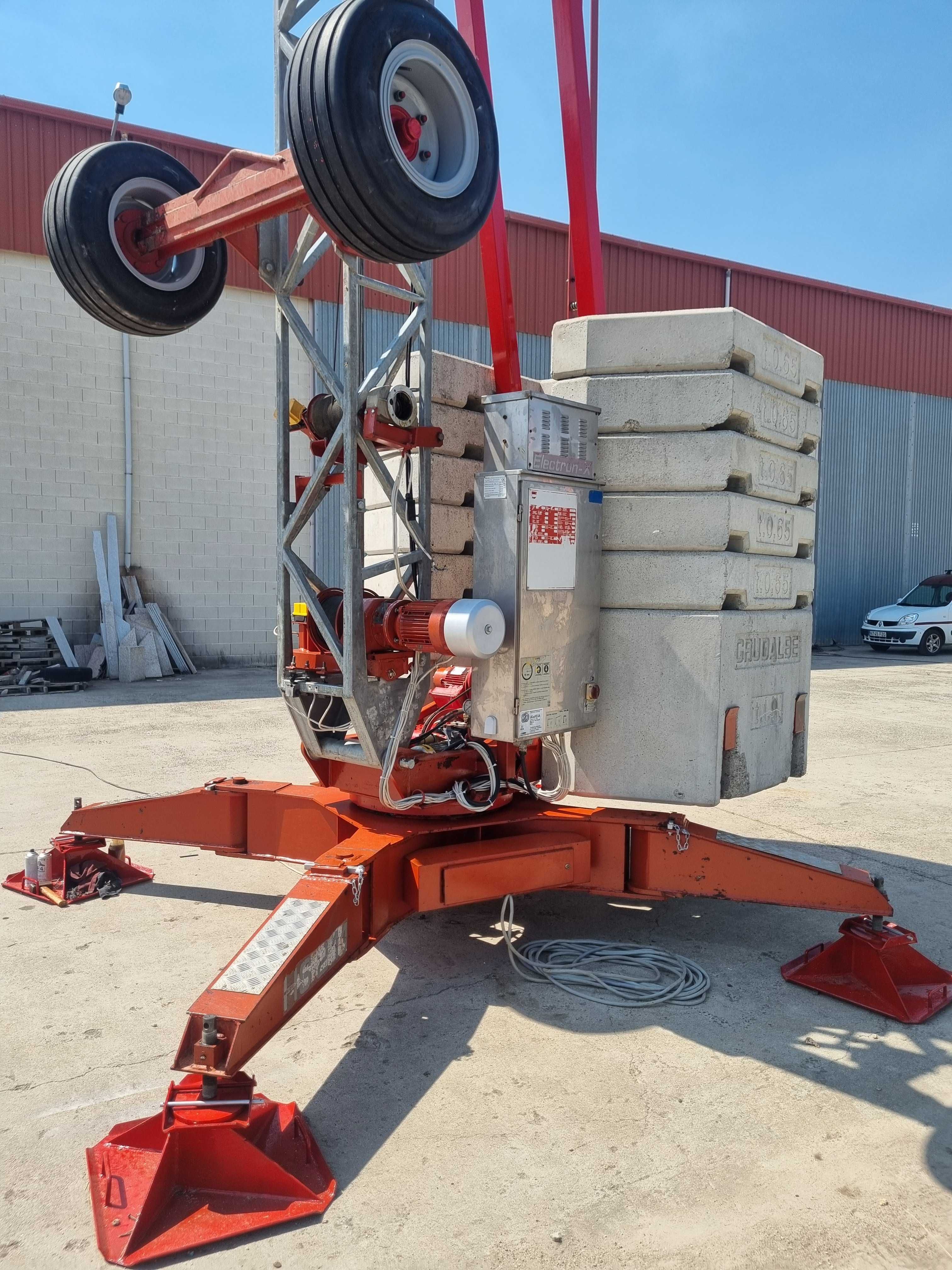 Grua automontante hidraulica