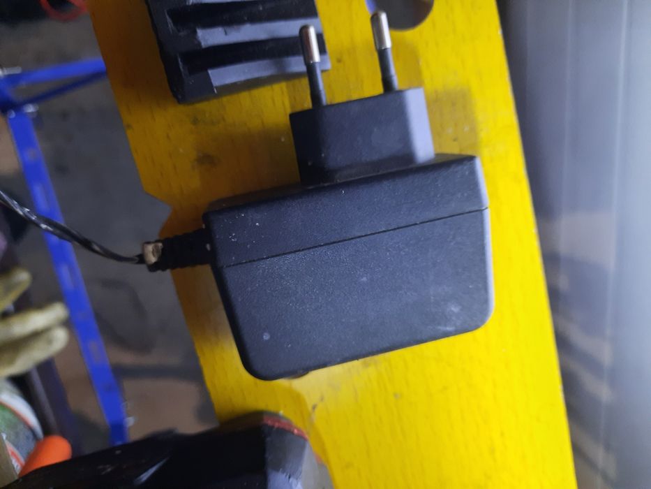 Zasilacz DVE 12V-1,0A