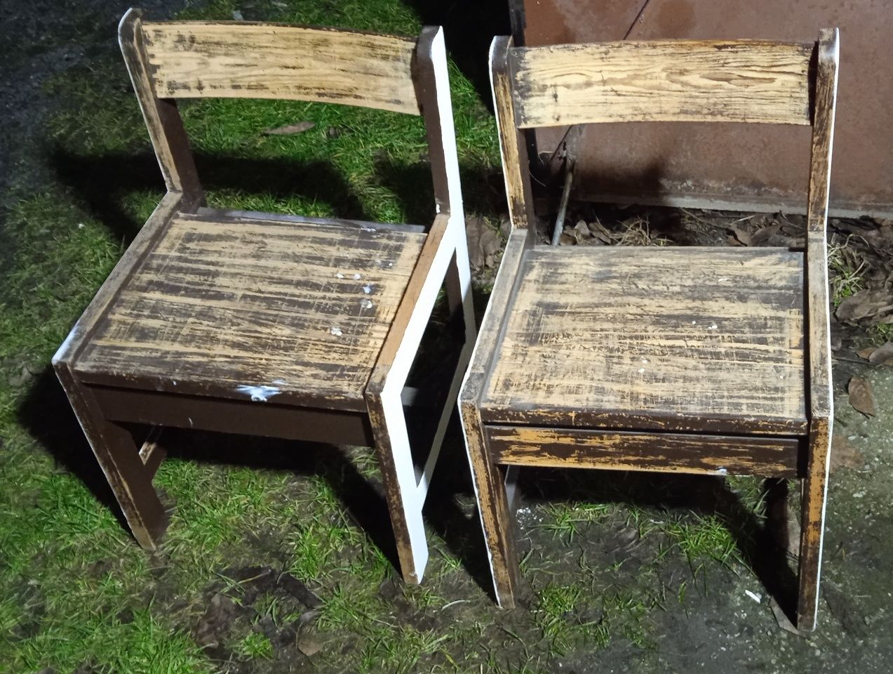 Krzesła stare, na działkę