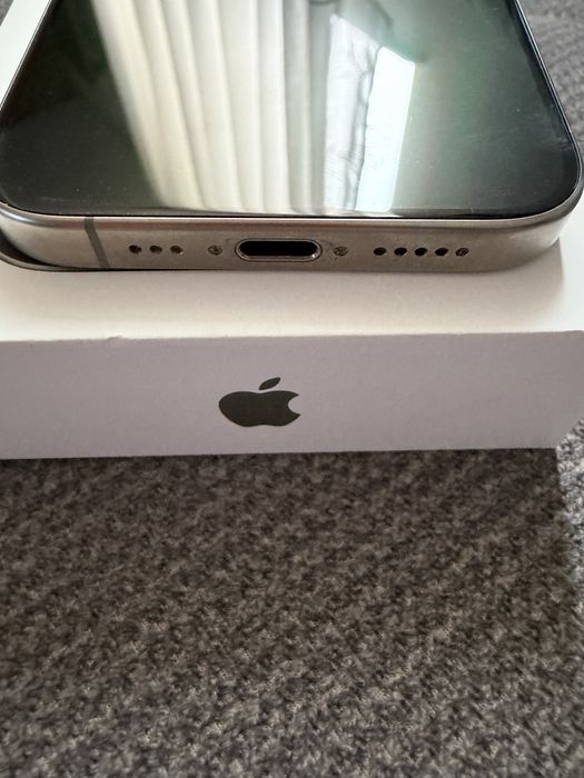 Iphone 15 pro naruralny tytan 128 GB