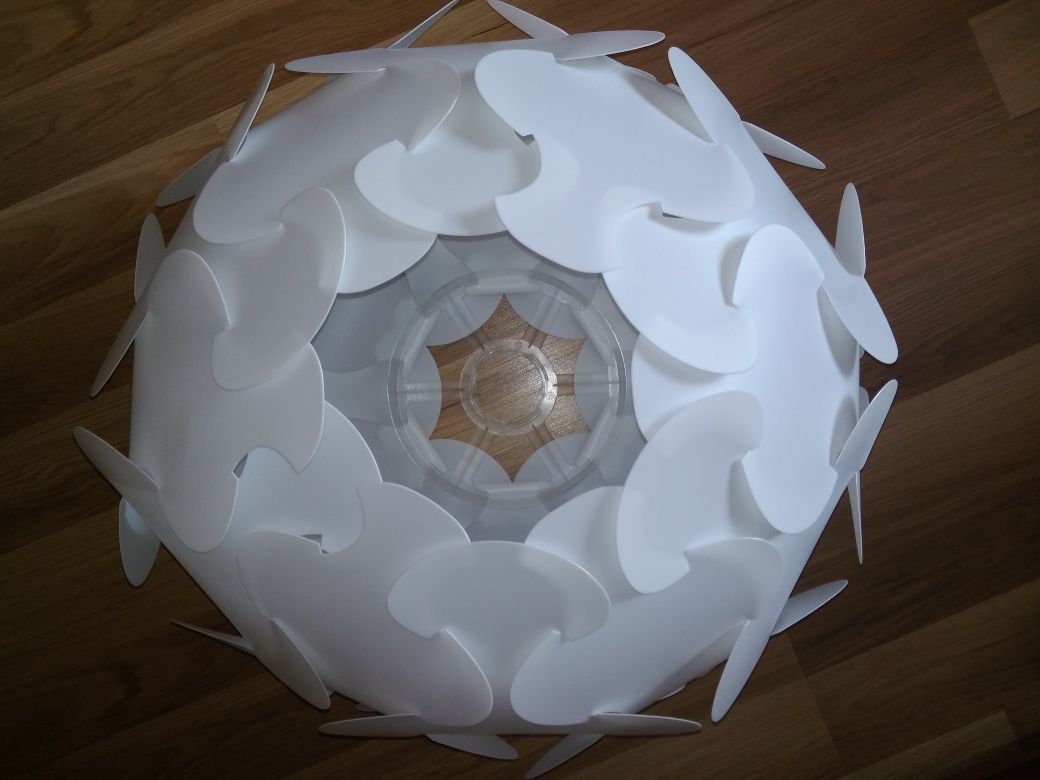 Lampa wiszaca   biala