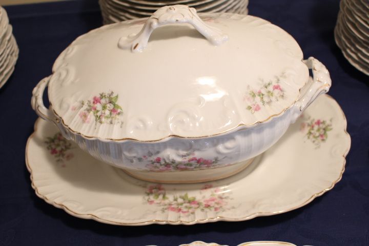 Serviço de Jantar Porcelana Vista Alegre Floral 1881 completo 80 peças