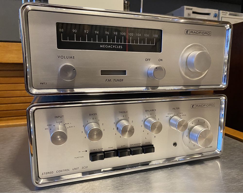 Radford STA25 + SC22 + FM 1 amplificador, Pré e tuner a válvulas