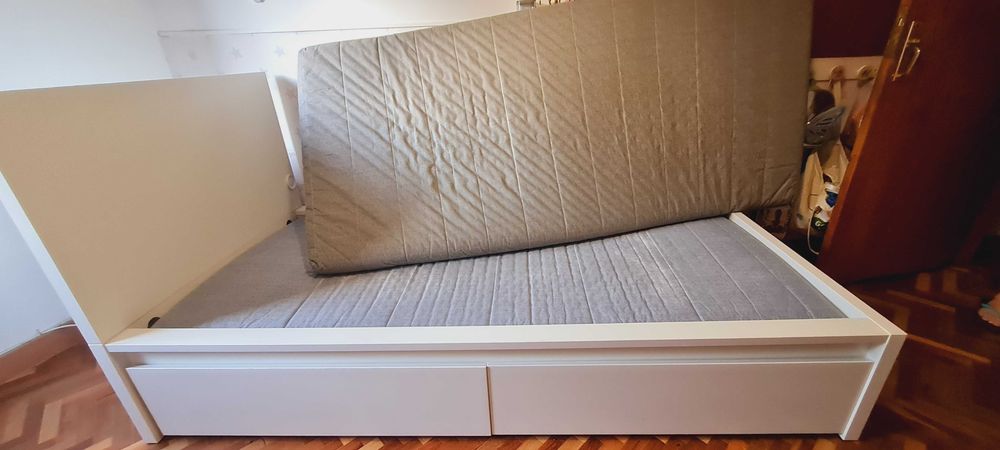 Vendo Cama solteiro com duas gavetas e colchão