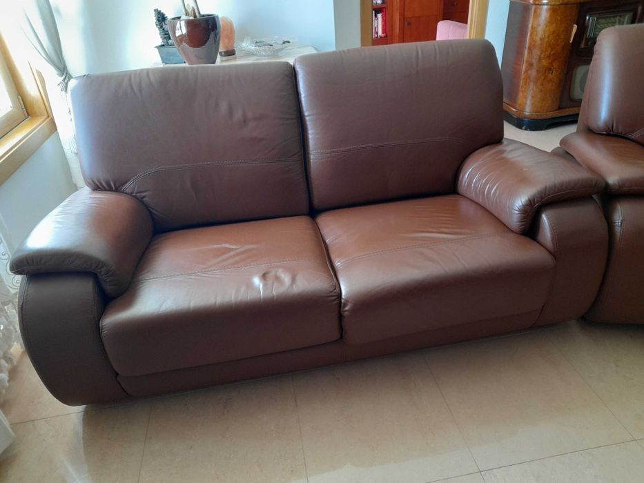 Sofás em pele em muito bom estado como novos