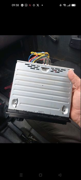 Alpine UTE-201BT магнитола с блютузом