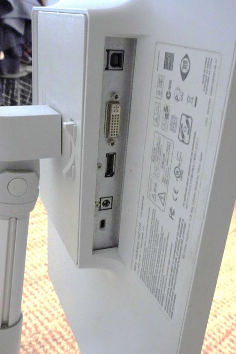 Monitor NEC Multisync 23"